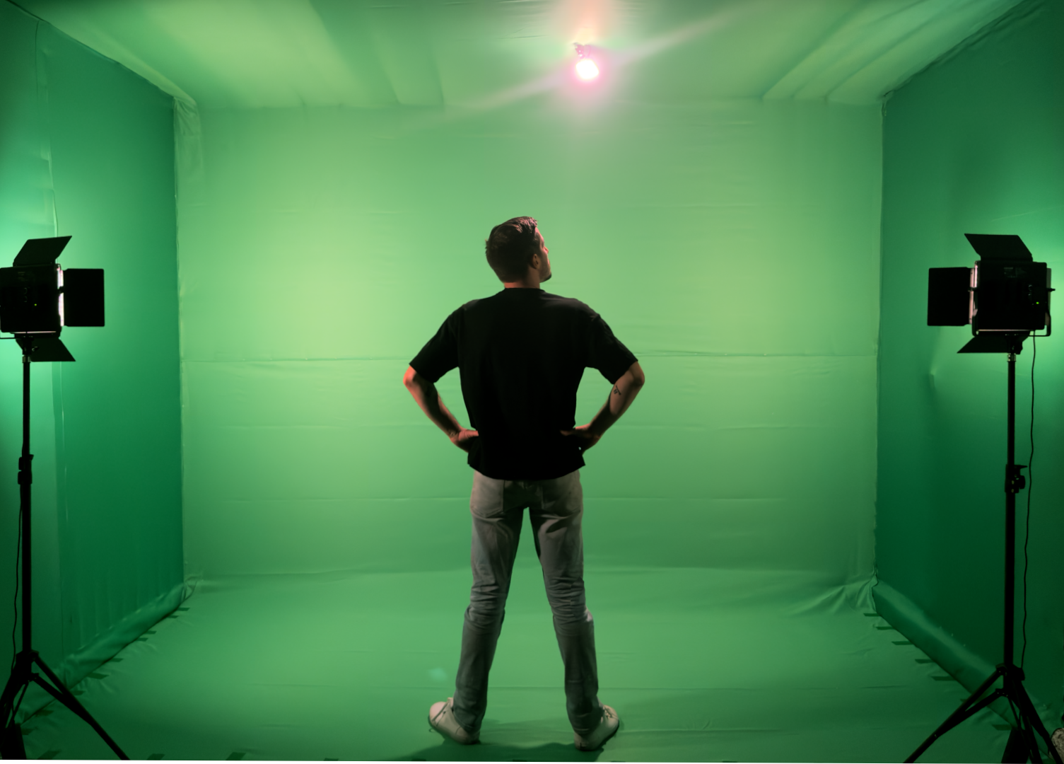 Behind-the-scenes green screen studio image